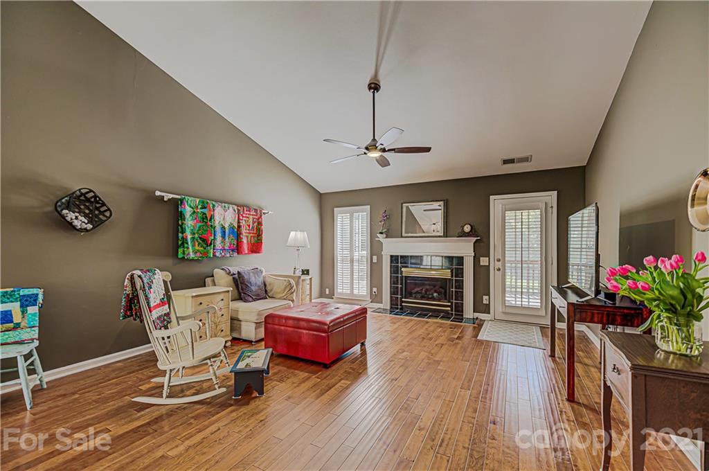 713 Clearbrook Road Matthews, NC 28105 - Photo 12 of 26 Gallery Image 12