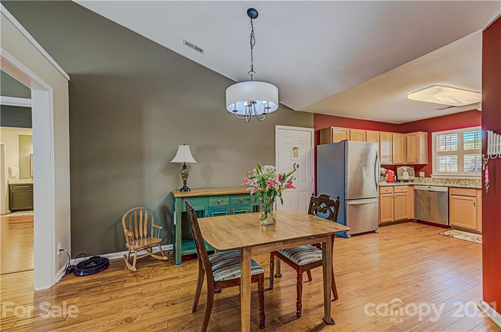 713 Clearbrook Road Matthews, NC 28105 - Photo 7 of 26 Gallery Image 7