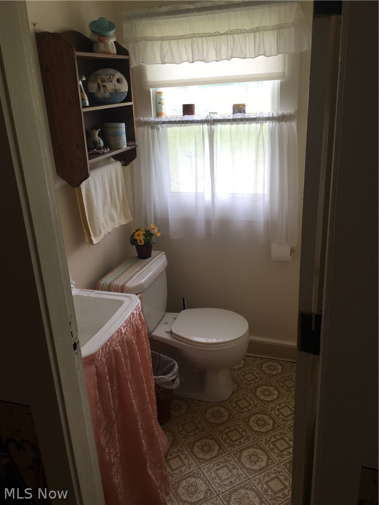 3051 Old Forge Road Kent, OH 44240 - Photo 16 of 27 1st floor half bath located off kitchen area.