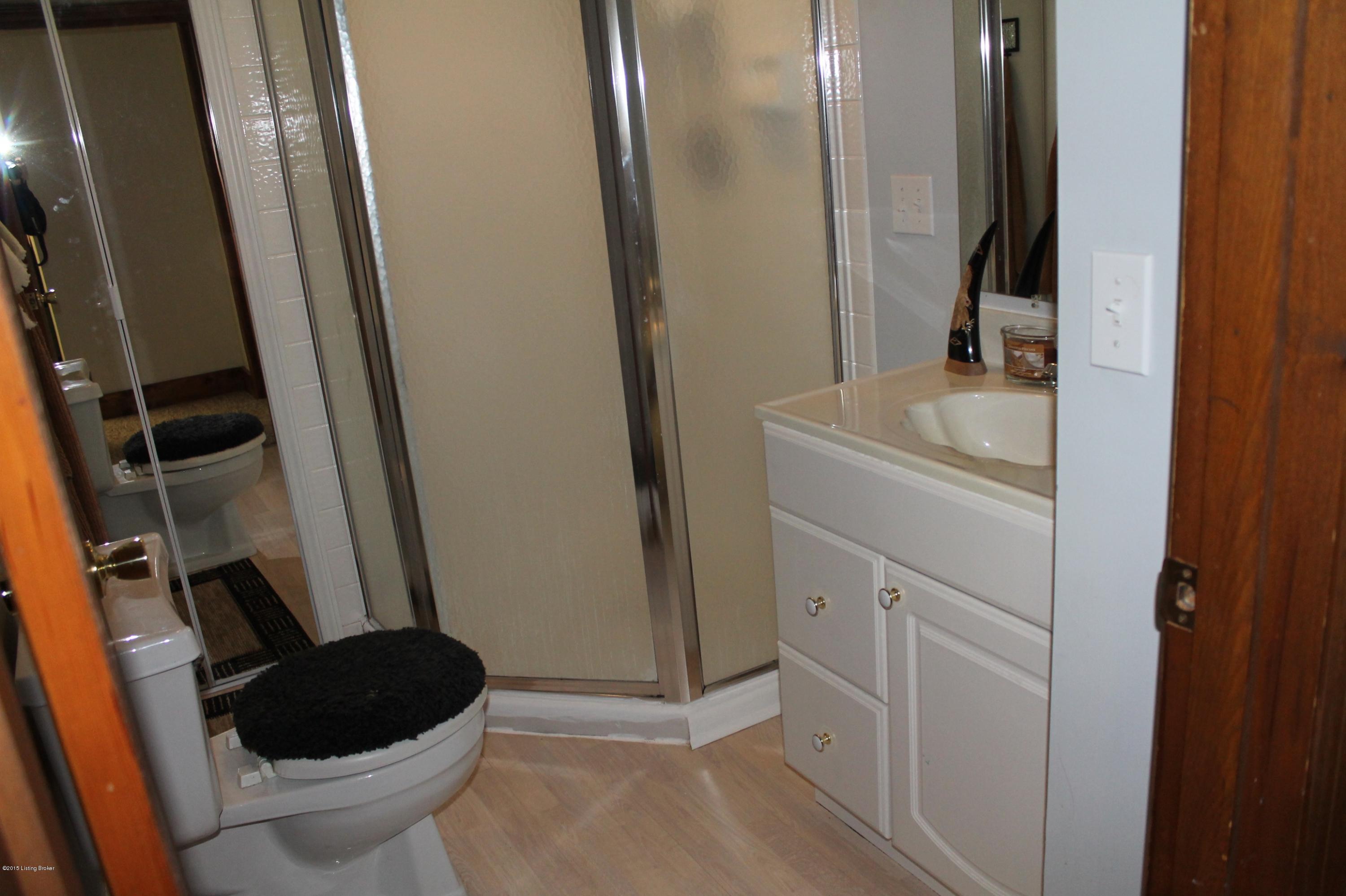 7805 Laurel Ridge Road Louisville, KY 40219 - Photo 48 of 77 Full bath in basement