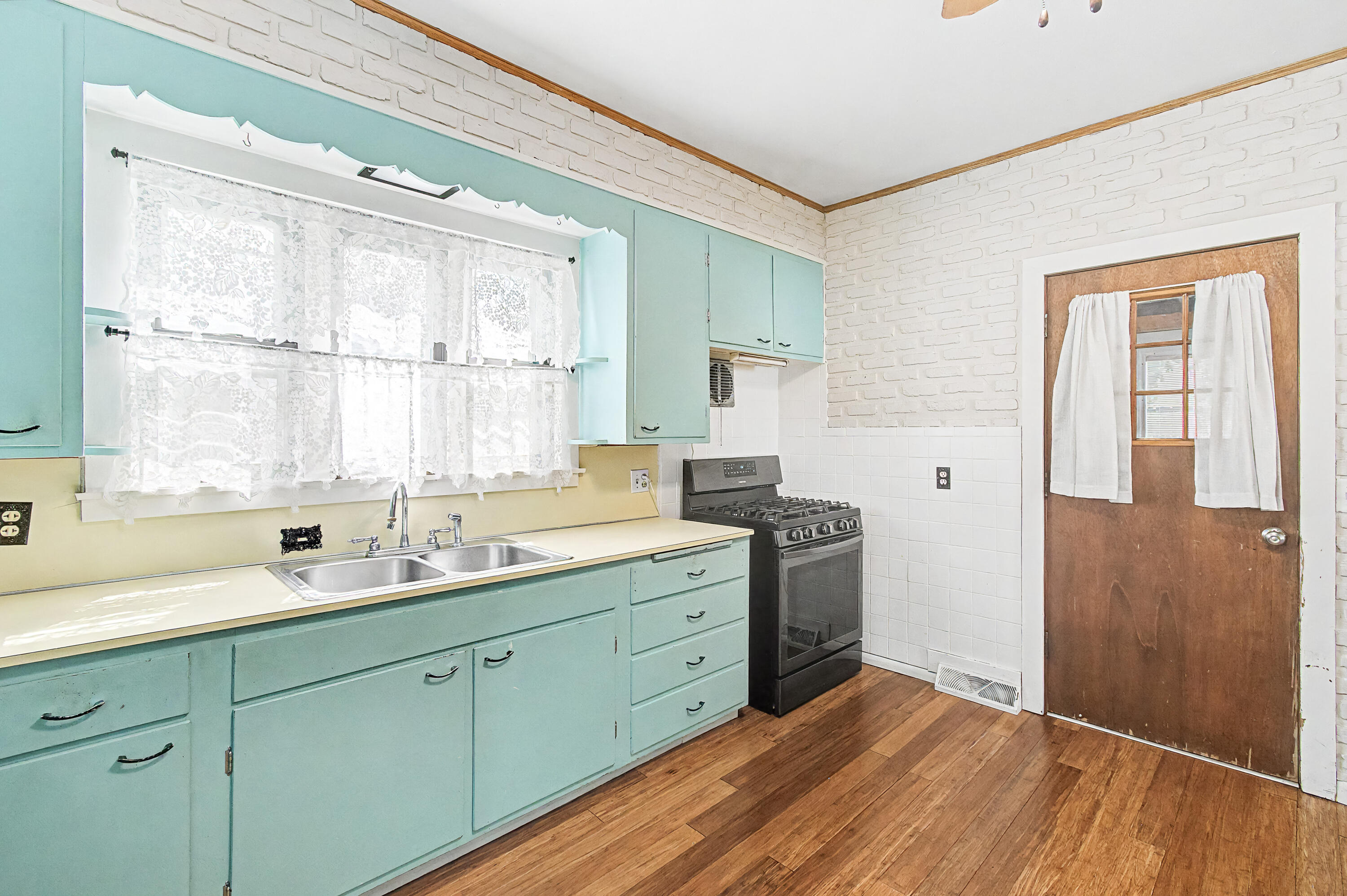 405 Jackson Street Fort Atkinson, WI 53538 - Photo 21 of 33 21