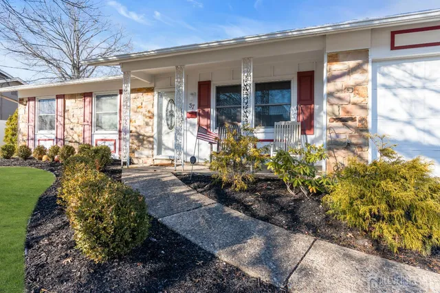 $535,000 | 37 10th Avenue, Monroe Township, NJ 08831