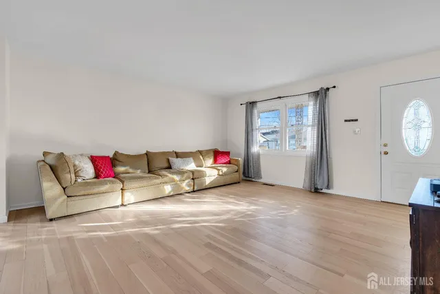 $535,000 | 37 10th Avenue, Monroe Township, NJ 08831