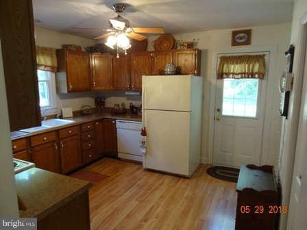 5171 Courtneys Corner Road Sumerduck, VA 22742 - Photo 8 of 28 Kitchen