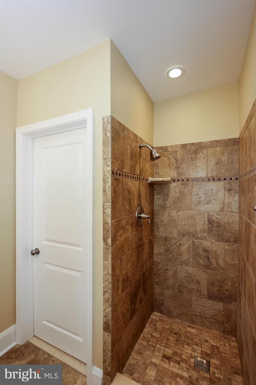 2701 Alden Road Baltimore, MD 21234 - Photo 16 of 30 Bath