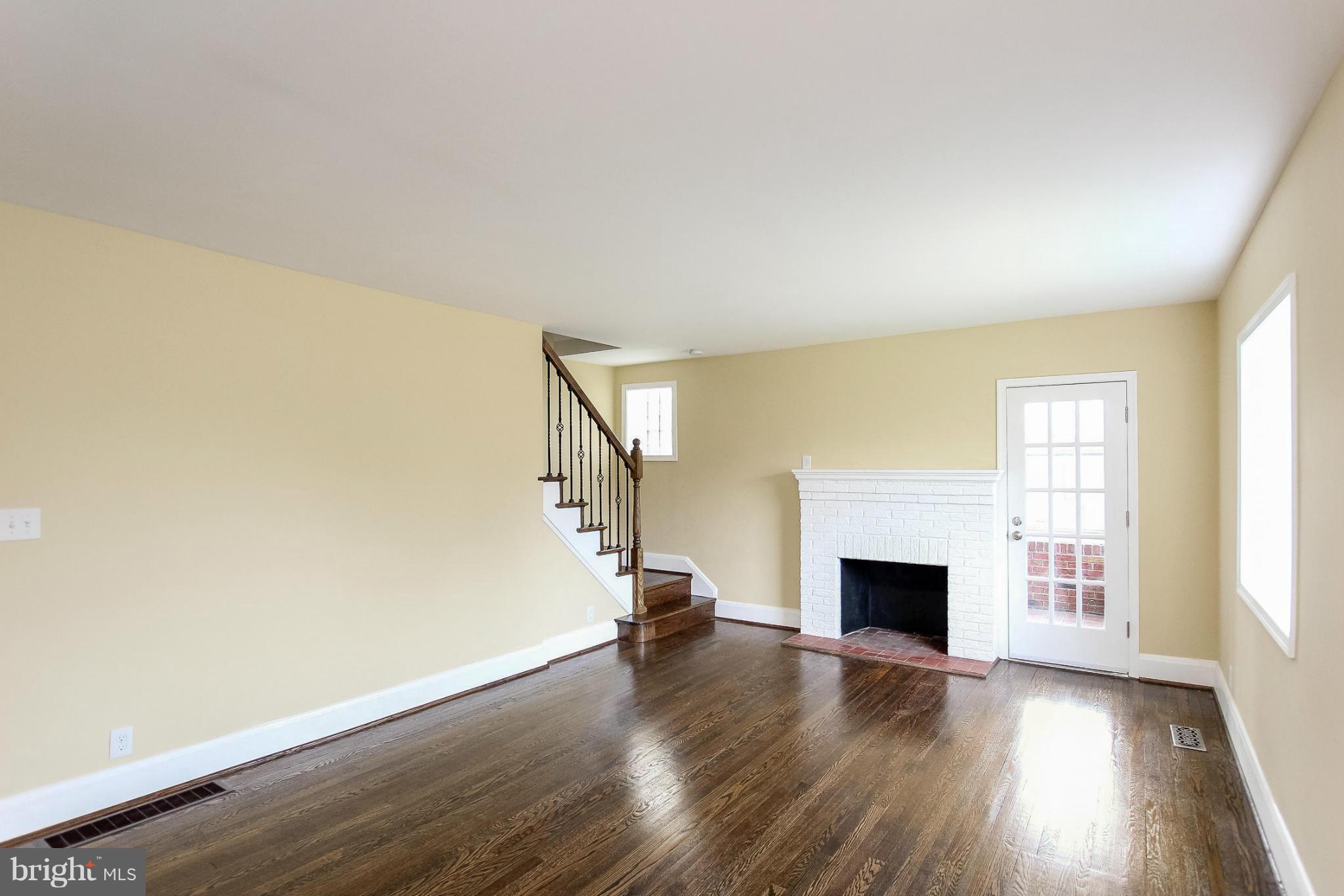 2701 Alden Road Baltimore, MD 21234 - Photo 9 of 30 Living Room