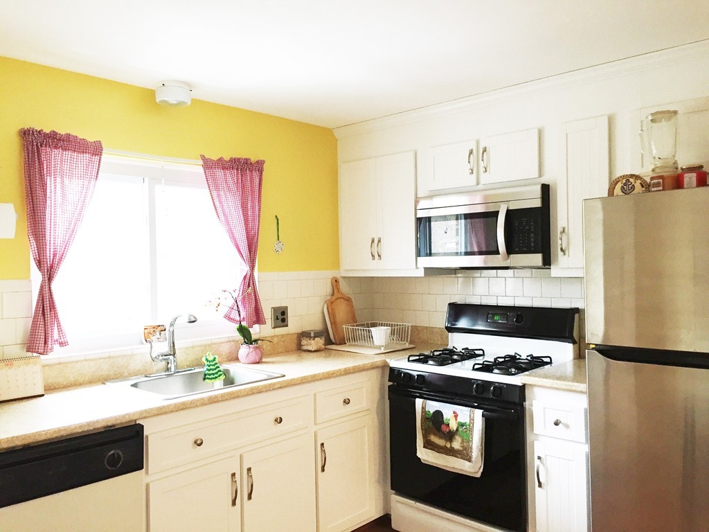 83 R Hobart Street, Unit B6 Danvers, MA 01923 - Photo 4 of 12 Gallery Image 4