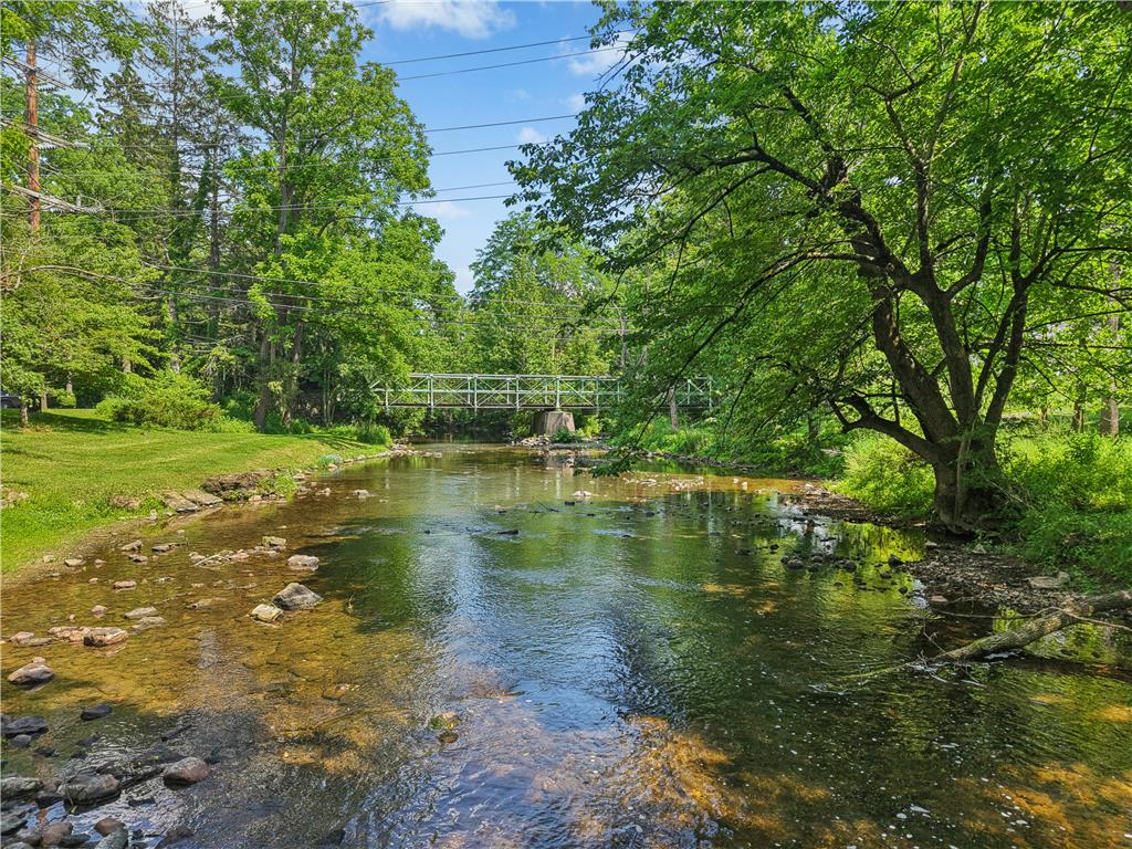 1867 Old Mill Road Bethlehem, PA 18015 - Photo 2 of 35 Gallery Image 2