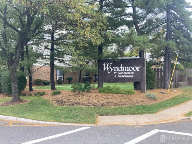 $2,600 | 1307 Cricket Lane, Woodbridge, NJ 07095