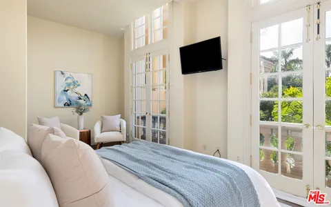 $90,000,000 | 28824 Cliffside Drive, Malibu, CA 90265