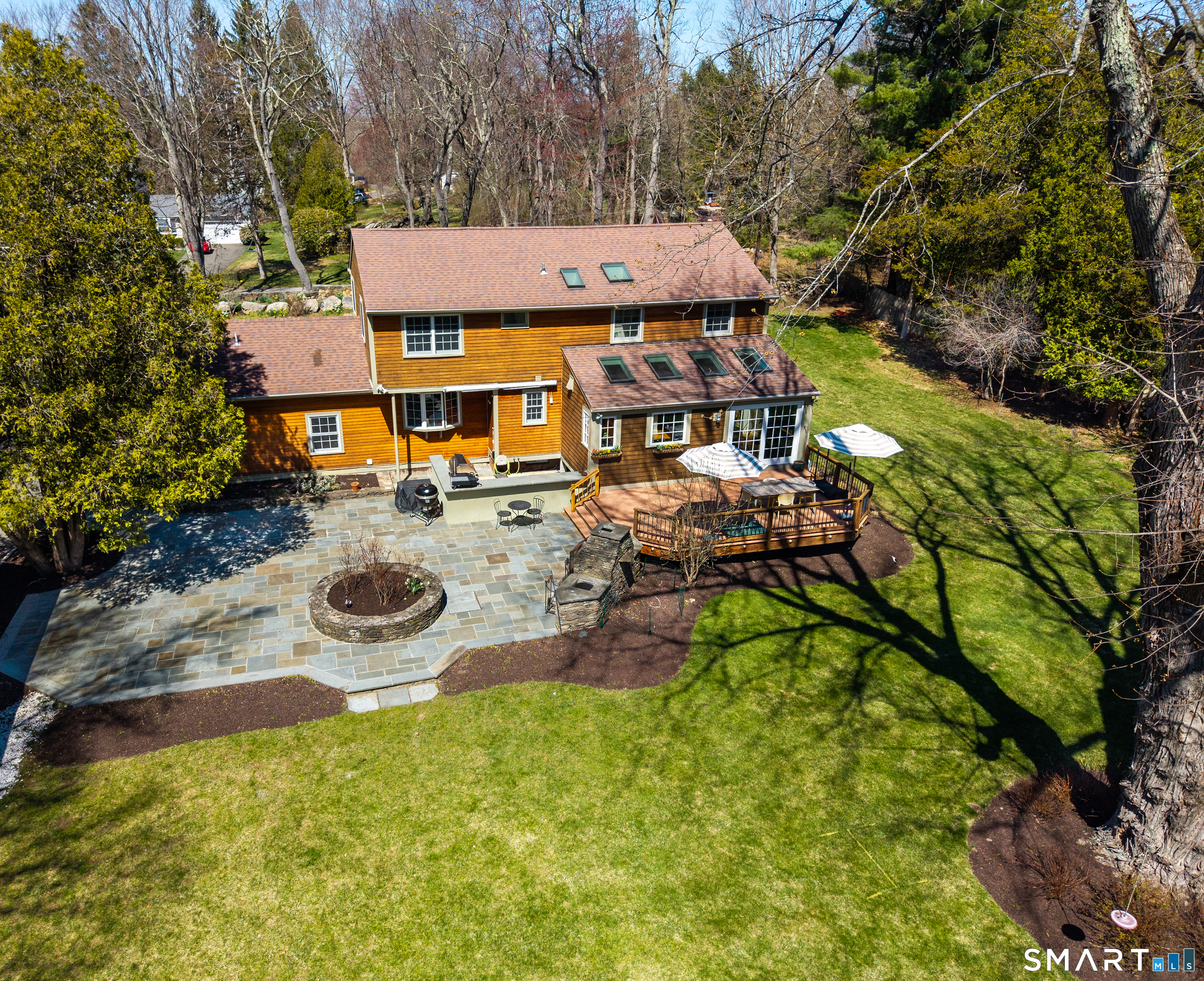 87 Cedar Lane Ridgefield, CT 06877 - Photo 4 of 36