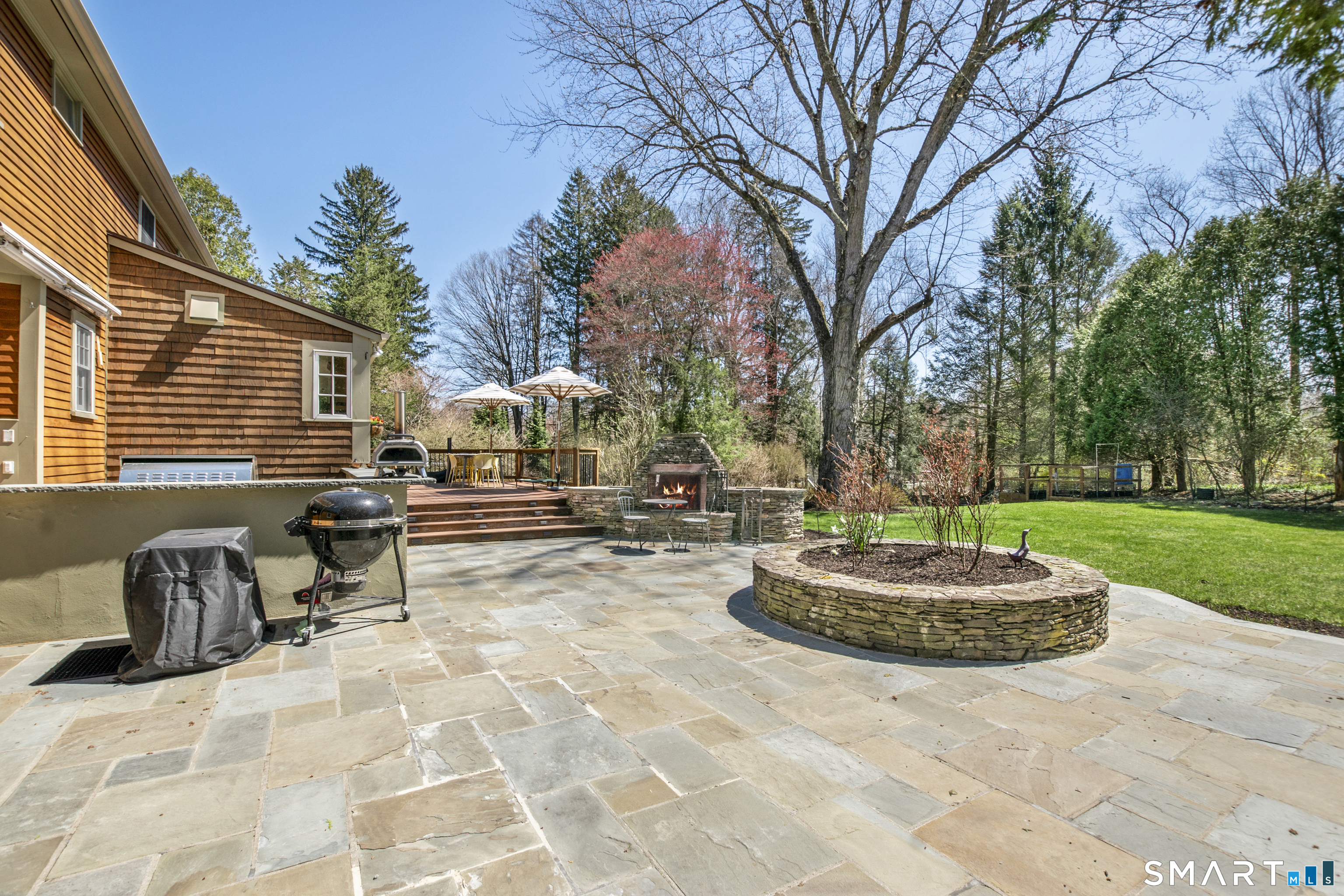 87 Cedar Lane Ridgefield, CT 06877 - Photo 5 of 36