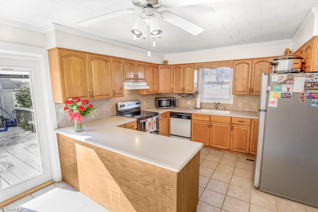 2158 Little Elkin Church Road Ronda, NC 28670 - Photo 5 of 33