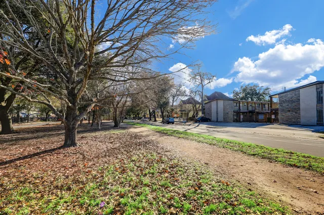 $1,350 | 1449 Heights Boulevard, Unit 110, Houston, TX 77008