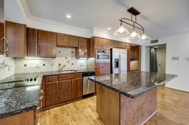 $1,350 | 1449 Heights Boulevard, Unit 110, Houston, TX 77008