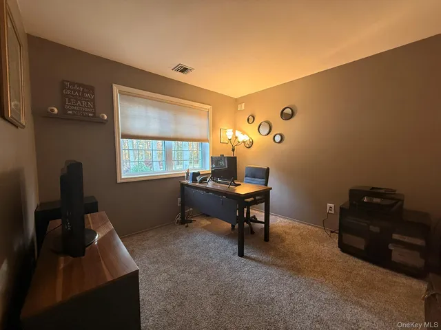 $889,000 | 40 Winnecomac Circle, Kings Park, NY 11754