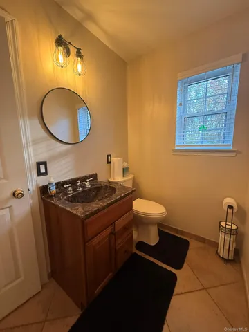 $889,000 | 40 Winnecomac Circle, Kings Park, NY 11754