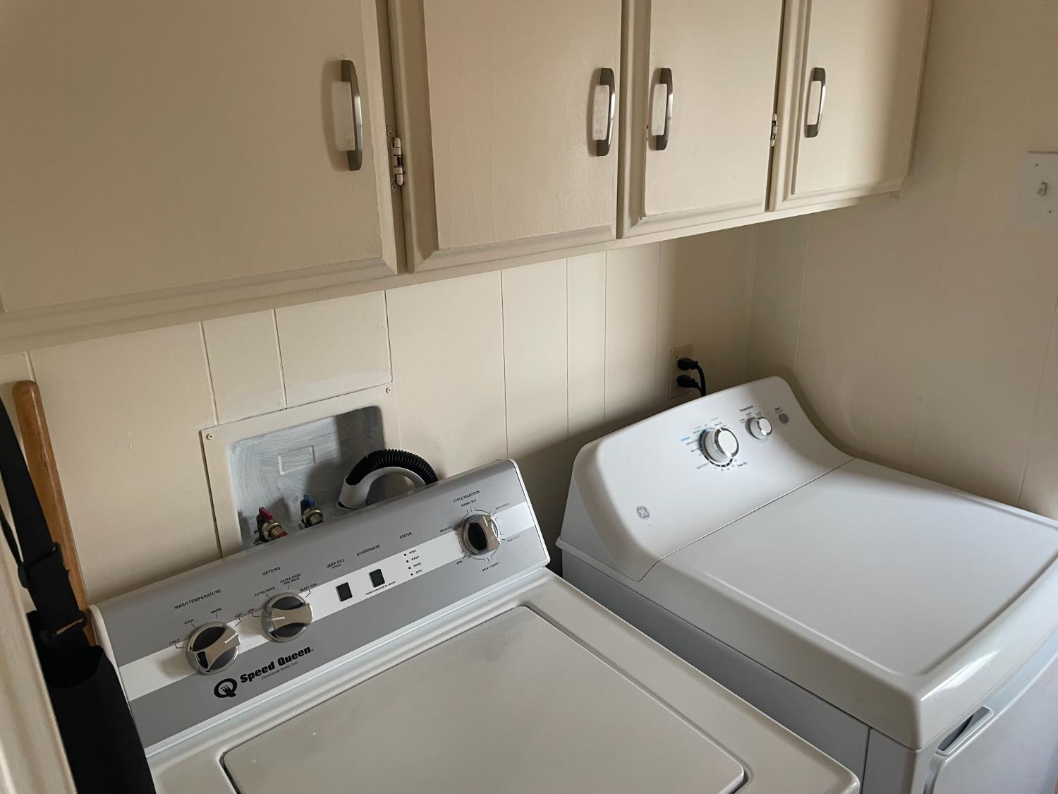 5835 Cherokee Road, Unit 42 Stockton, CA 95215 - Photo 2 of 24 a utility room with dryer and washer