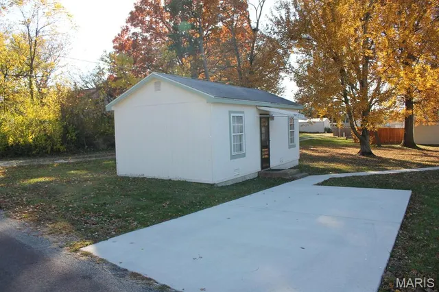 $176,900 | 840 East Dorris Avenue, Mountain Grove, MO 65711
