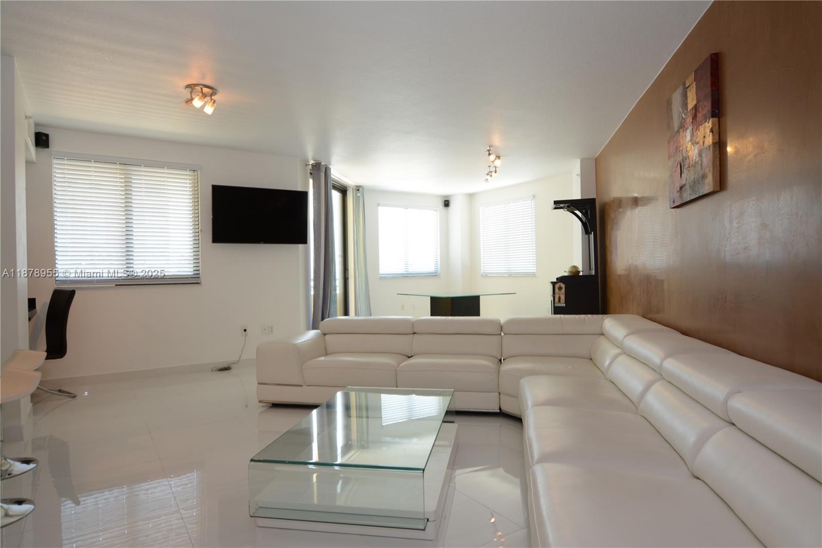 110 North Federal Highway, Unit 705 Fort Lauderdale, FL 33301 - Photo 4 of 16