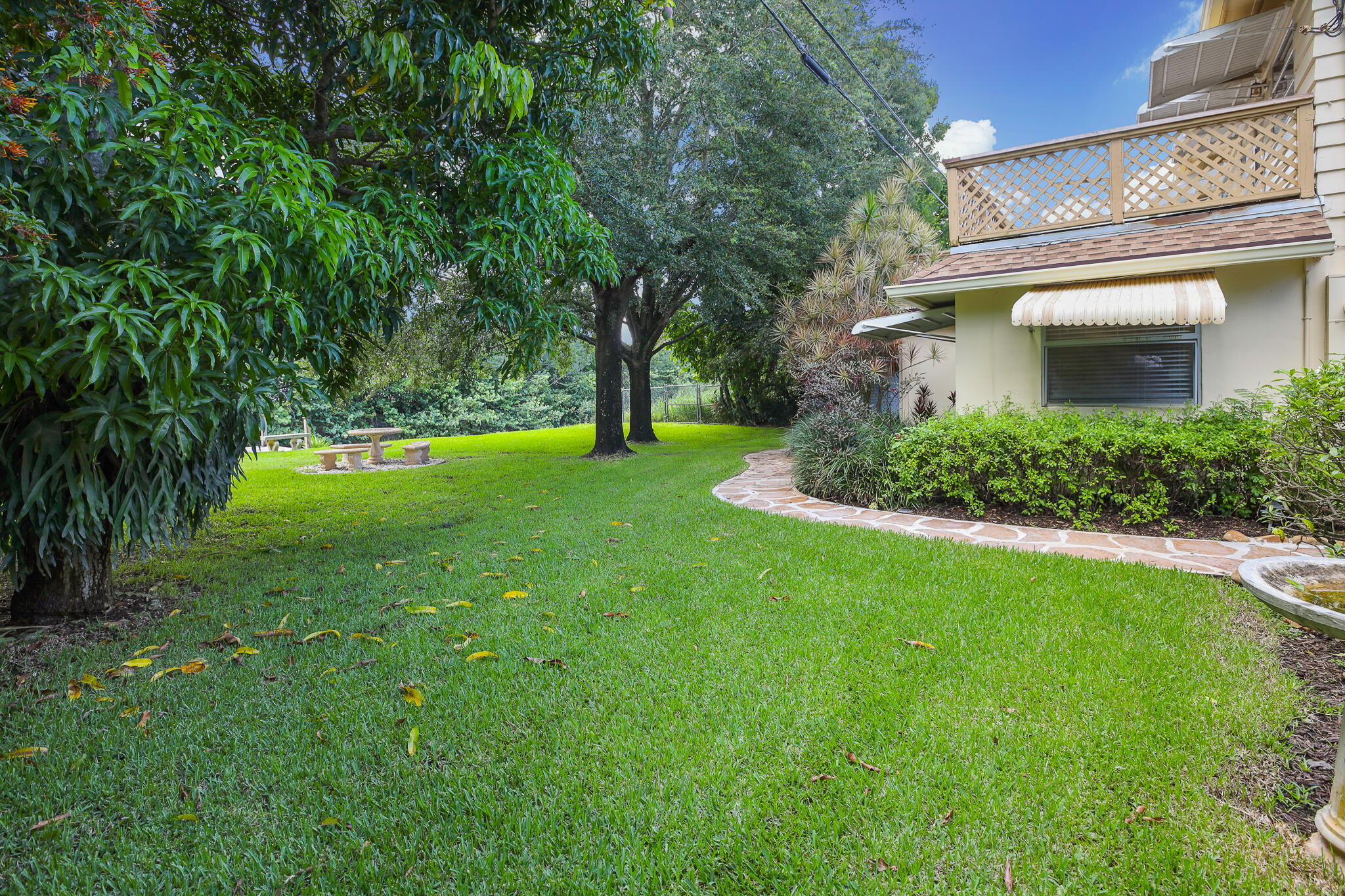 308 Akron Road Lake Worth, FL 33467 - Photo 37 of 49 308 Akron (54)