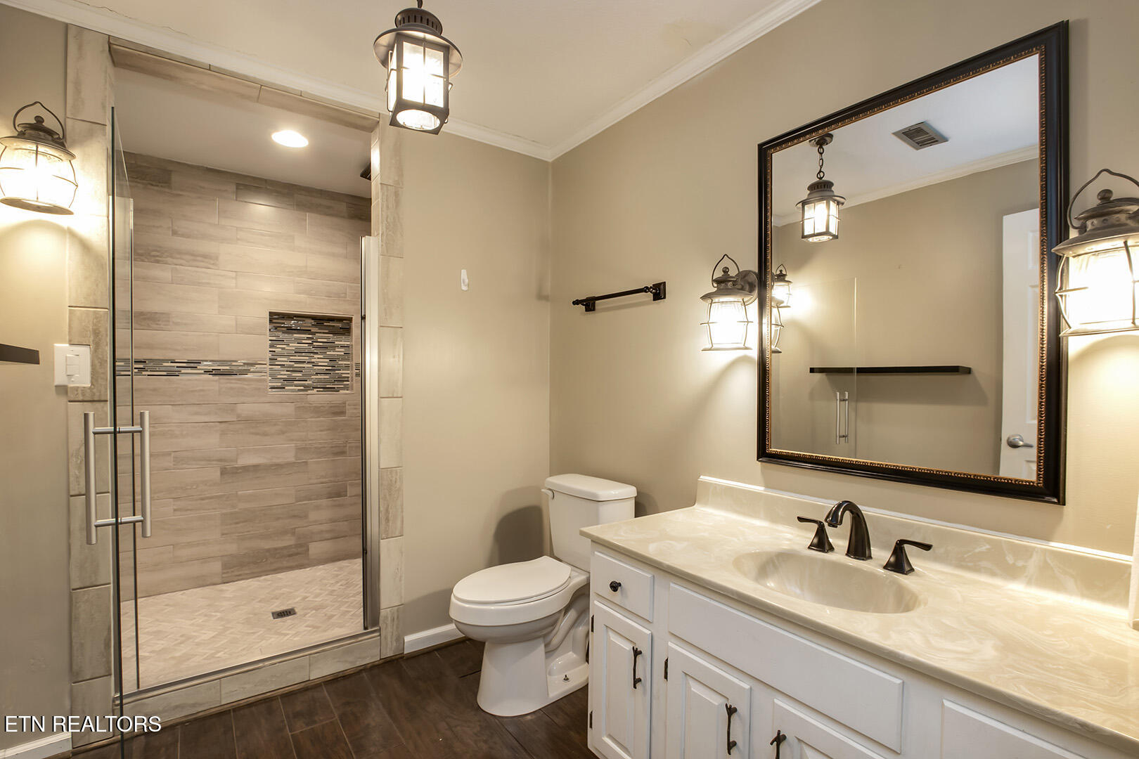 145 Van Stowe Road Harriman, TN 37748 - Photo 14 of 60 14_VanStoweRoad_145_GuestBath1