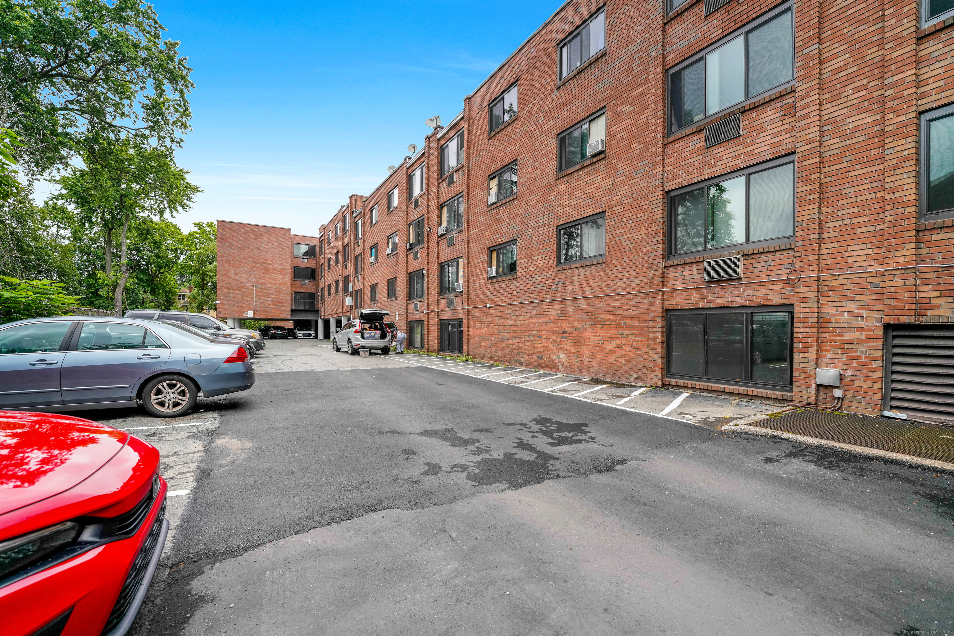 280 Collins Street, Unit 411 Hartford, CT 06105 - Photo 3 of 7