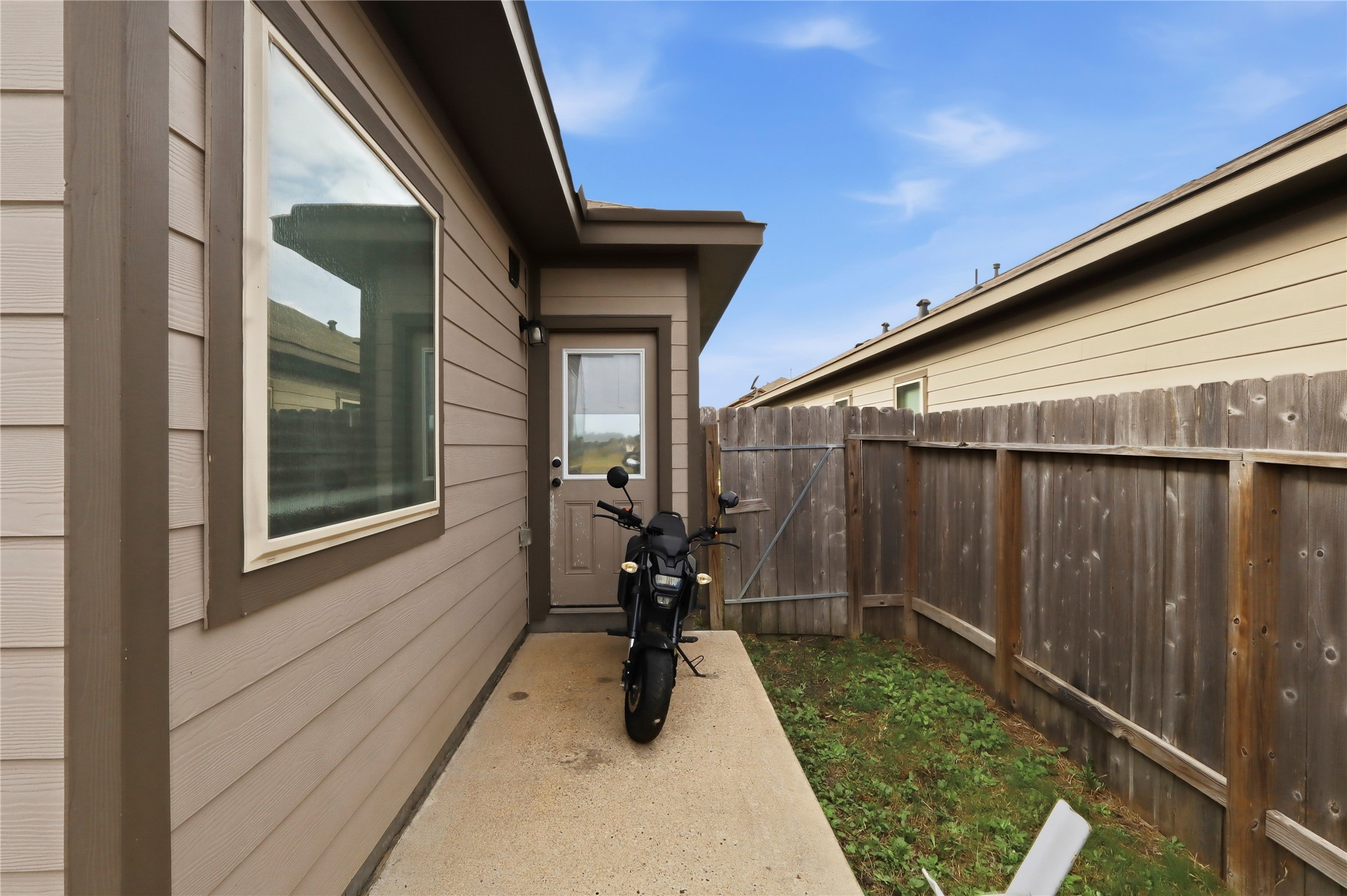 9938 Yanet Grove Lane Houston, TX 77044 - Photo 20 of 21 a view of outdoor space