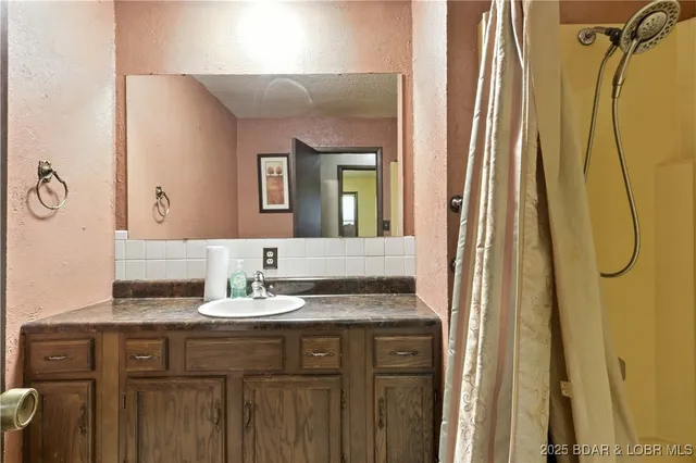 $174,500 | 13338 Us Highway, Macks Creek, MO 65786