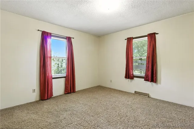 $174,500 | 13338 Us Highway, Macks Creek, MO 65786