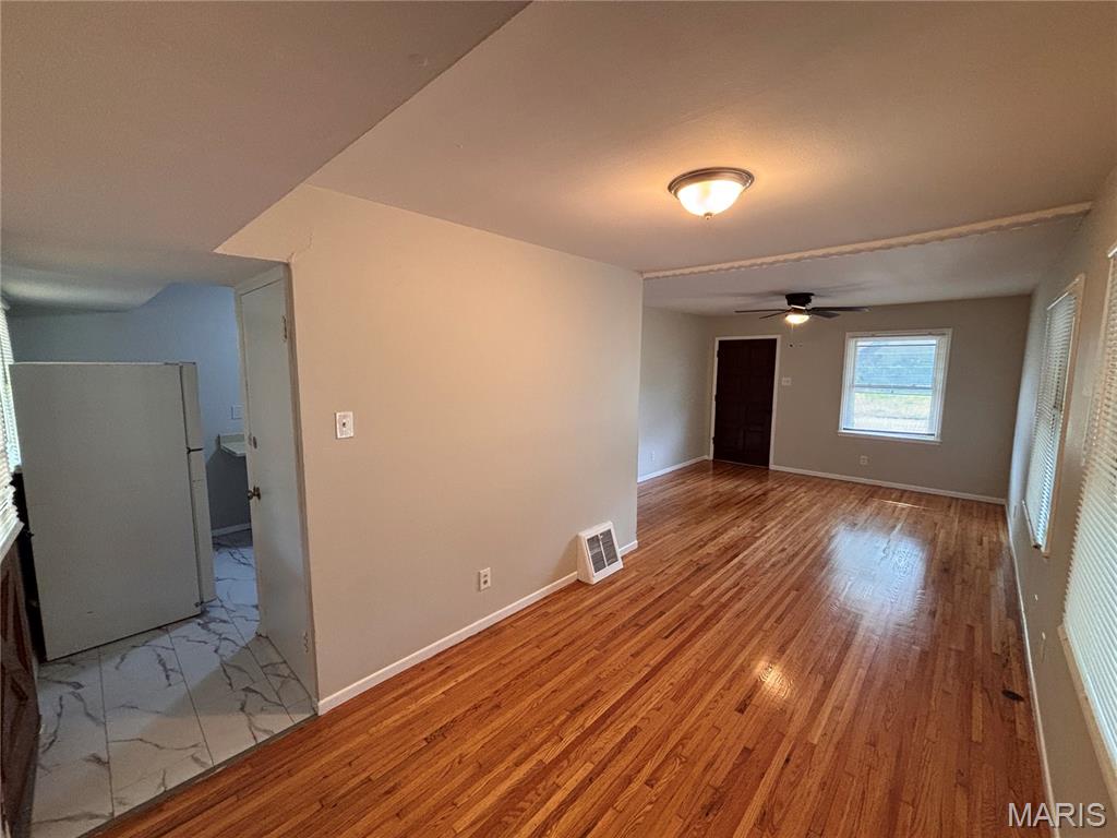 329 Midlothian Road St. Louis, MO 63137 - Photo 5 of 29 Gallery Image 5