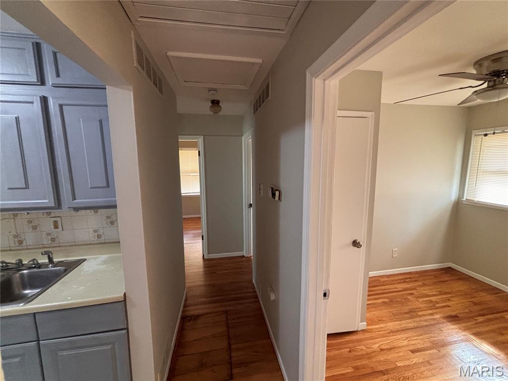 329 Midlothian Road St. Louis, MO 63137 - Photo 8 of 29 Gallery Image 8