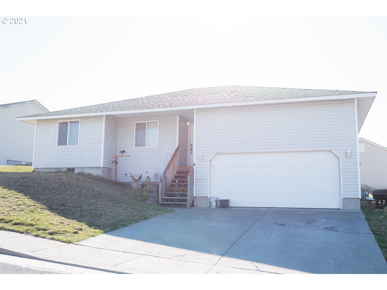 1012 Southwest Nye Avenue Pendleton, OR 97801 - Photo 2 of 23