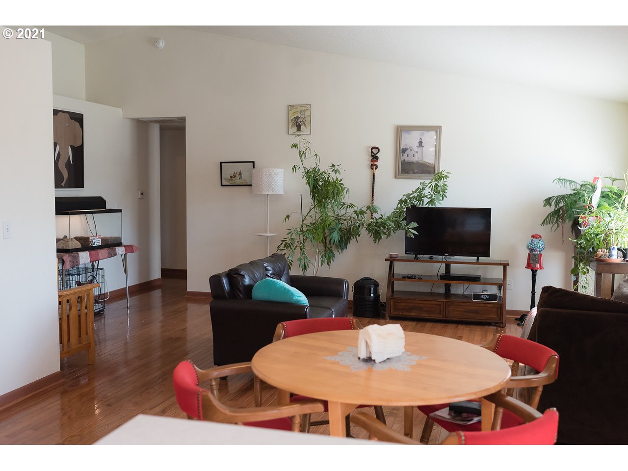 1012 Southwest Nye Avenue Pendleton, OR 97801 - Photo 8 of 23