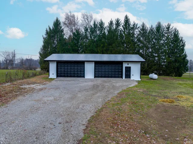 $389,900 | 2693 South 400 East, Marion, IN 46953