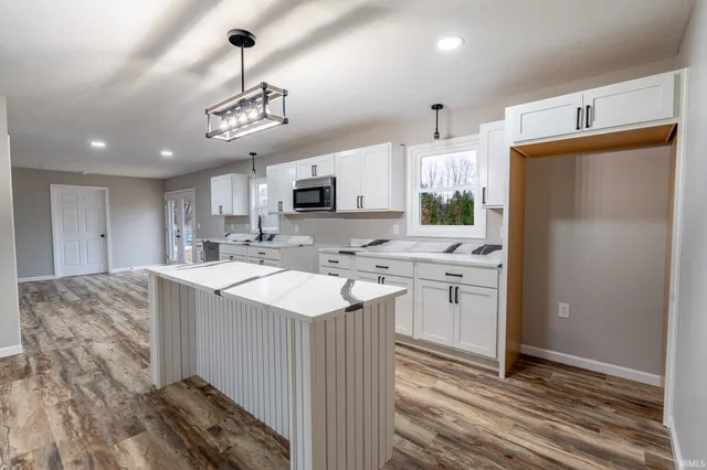 $389,900 | 2693 South 400 East, Marion, IN 46953