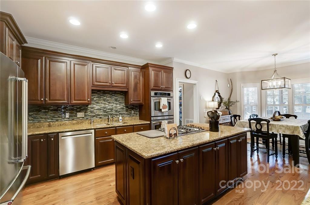 715 Cooks Cove Ridge Lake Wylie, SC 29710 - Photo 12 of 37 Gallery Image 12