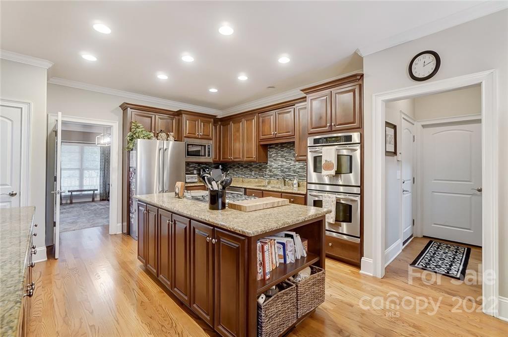 715 Cooks Cove Ridge Lake Wylie, SC 29710 - Photo 10 of 37 Gallery Image 10