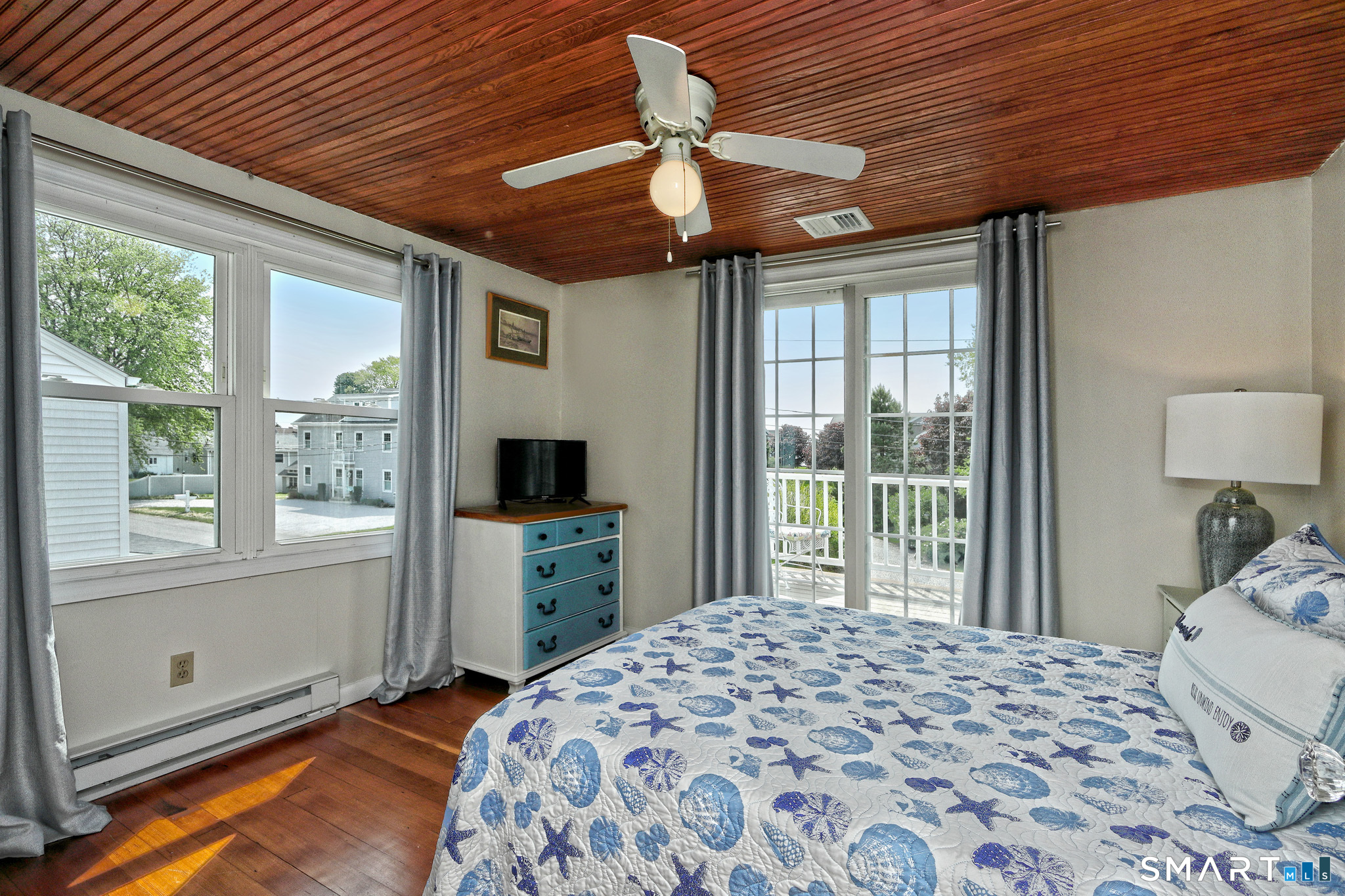 13 Billows Road Old Saybrook, CT 06475 - Photo 17 of 34 Bedroom with sliders to deck. Queen size bed.