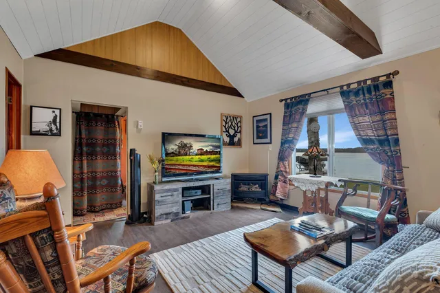 $400,000 | 17364 Paradise Shores Road, Brainerd, MN 56401