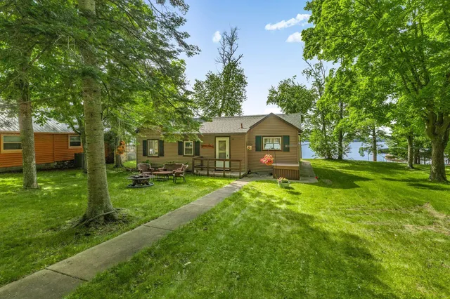 $400,000 | 17364 Paradise Shores Road, Brainerd, MN 56401