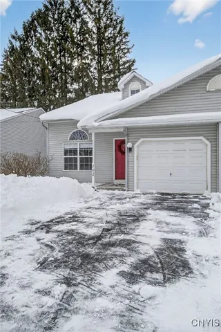 $219,900 | 102 Otis Street, Salina, NY 13088