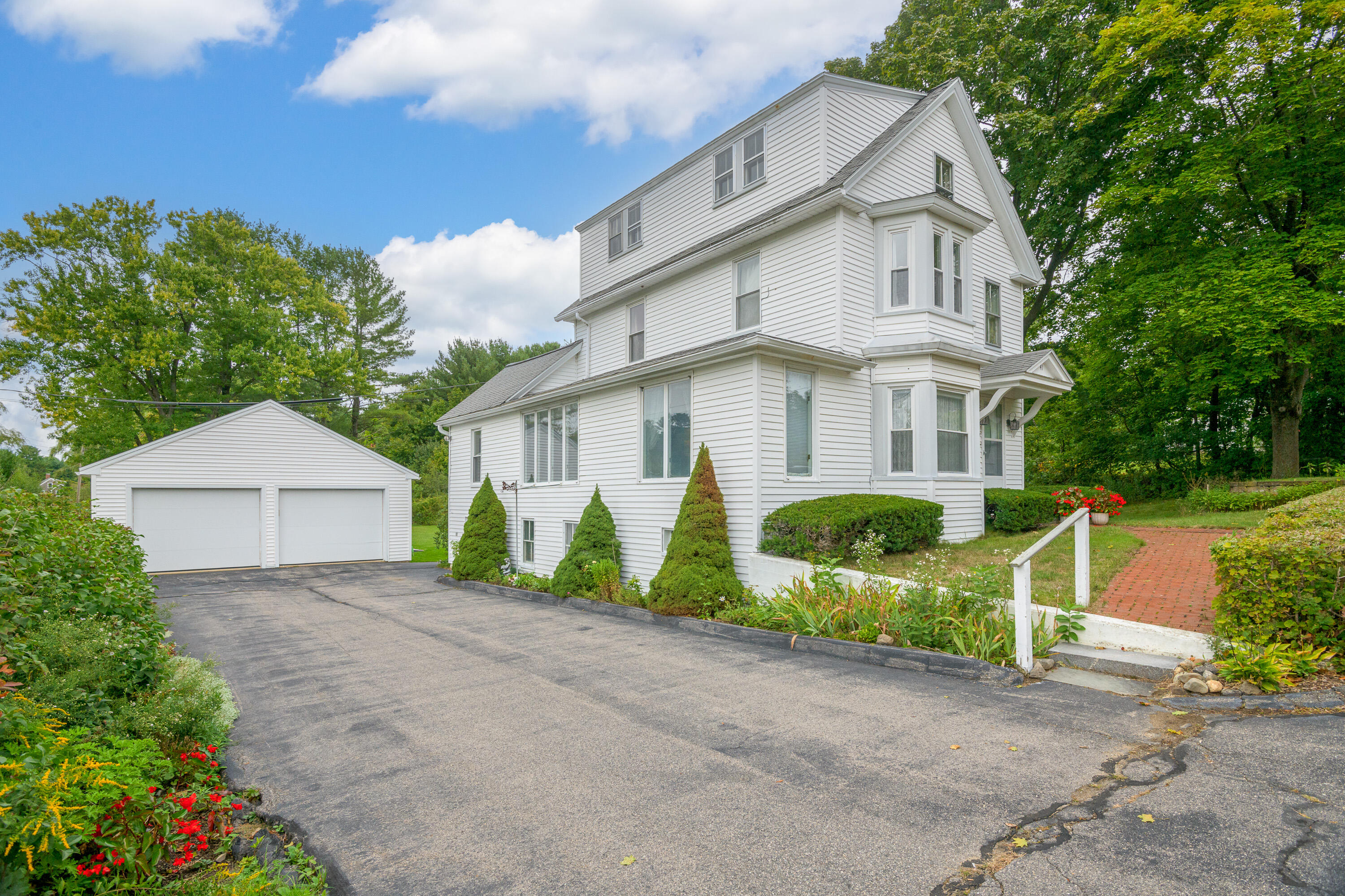 41 Lindsay Road York, ME 03909 - Photo 2 of 45 Exterior Fron
