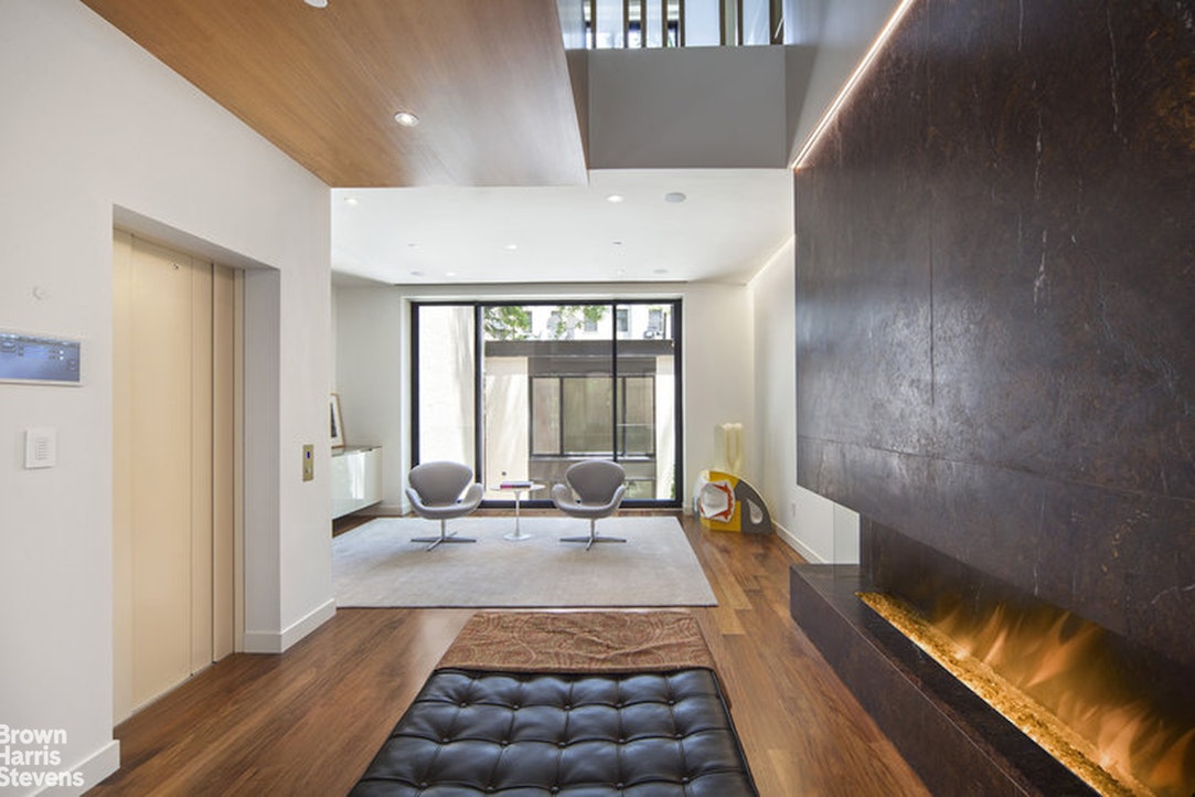 251 East 61st Street Manhattan, NY 10065 - Photo 11 of 39 a view of an entryway