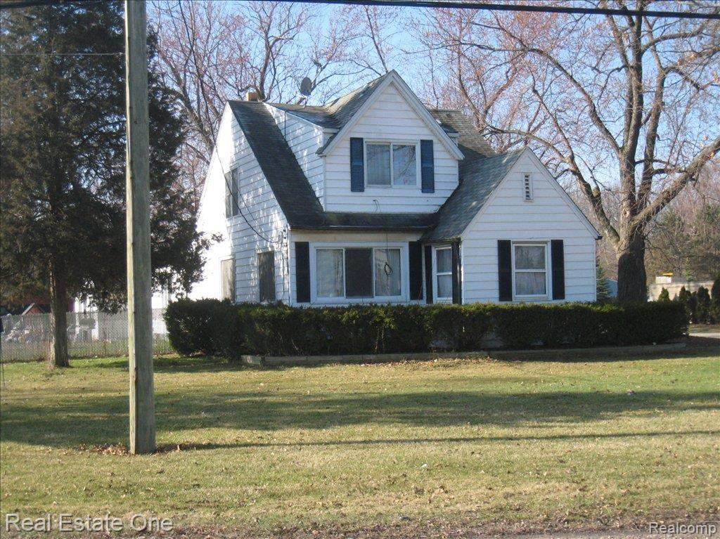 8041 Commerce Road Commerce Township, MI 48382 - Photo 1 of 4 iNVESTMENT PROPERTY