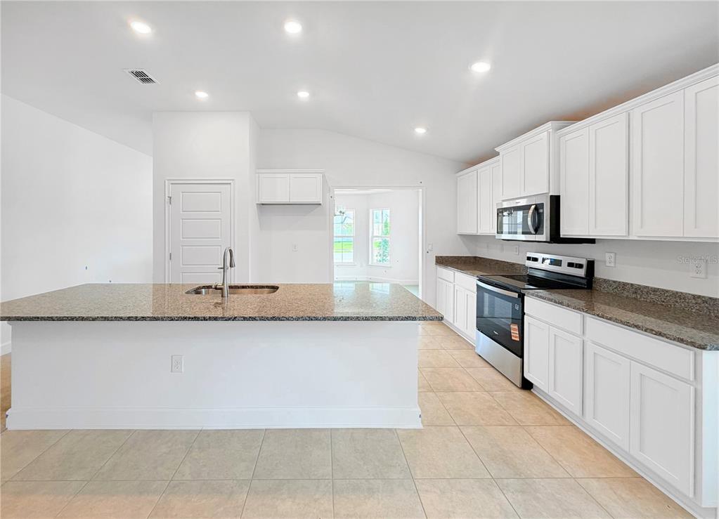 7606 Bent Tree Loop St. Cloud, FL 34773 - Photo 4 of 13