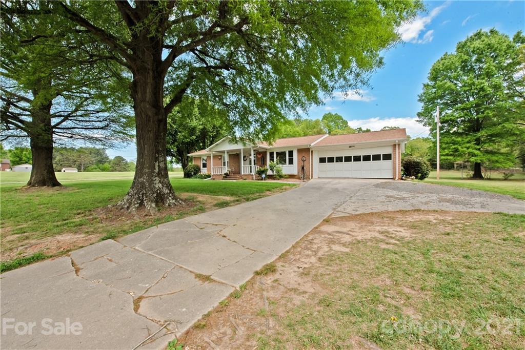28371 Canton Road Albemarle, NC 28001 - Photo 4 of 39 Gallery Image 4