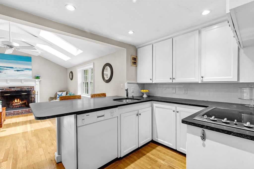 9 Hoover Road Hingham, MA 02043 - Photo 13 of 27