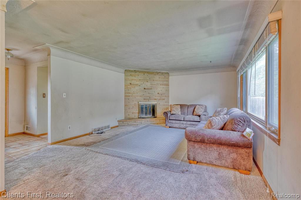 860 Ruff Drive Monroe, MI 48162 - Photo 7 of 33
