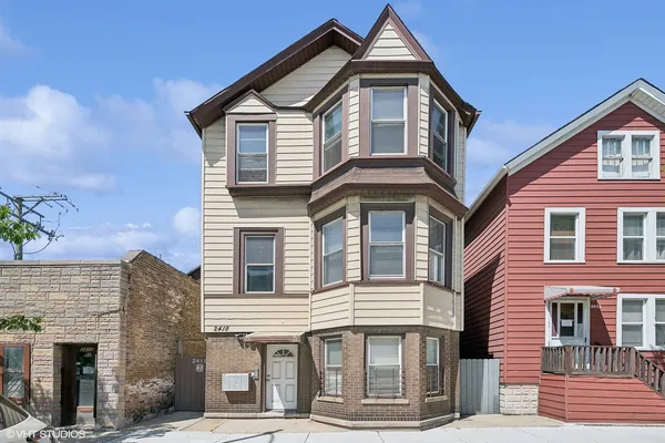 $1,775 | 2418 North Western Avenue, Unit 2F, Chicago, IL 60647
